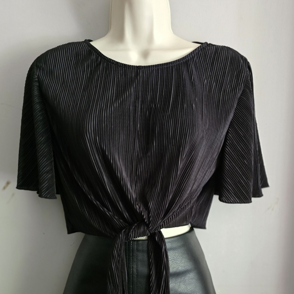Forever 21 Black Contemporary Pleated Top